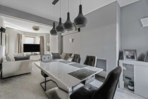 Lounge/diner- click for photo gallery